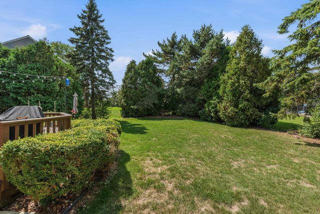 13830 W Linfield DRIVE, New Berlin, WI 53151