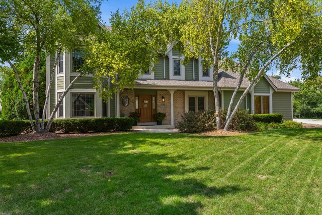 13830 W Linfield DRIVE, New Berlin, WI 53151