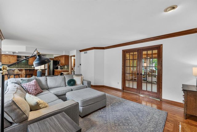 13830 W Linfield DRIVE, New Berlin, WI 53151