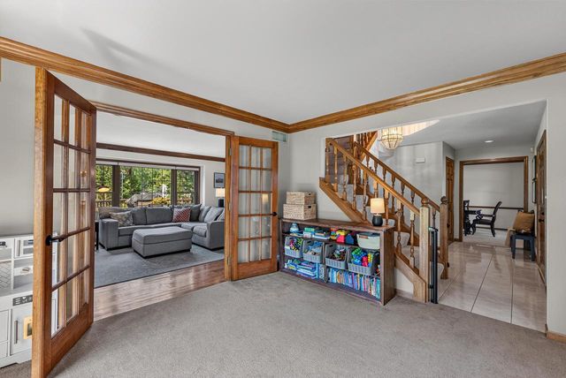 13830 W Linfield DRIVE, New Berlin, WI 53151