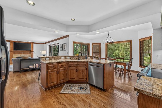13830 W Linfield DRIVE, New Berlin, WI 53151