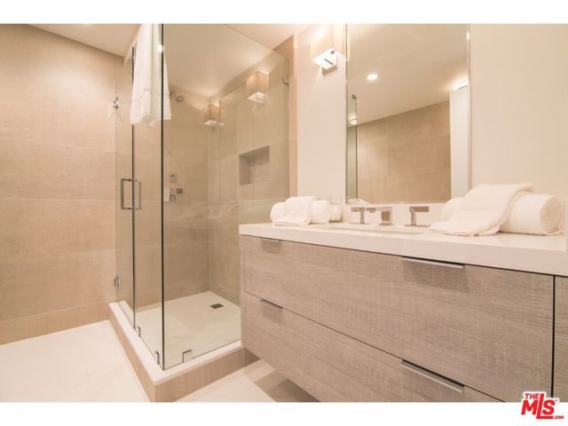 838 N Doheny Drive 302, West Hollywood, CA 90069
