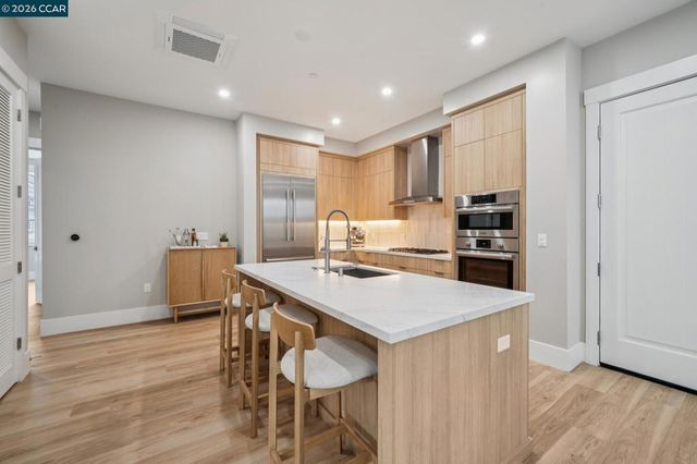 600 Hartz Ave 114, Danville, CA 94526