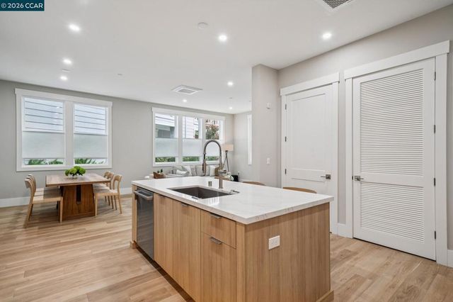 600 Hartz Ave 114, Danville, CA 94526