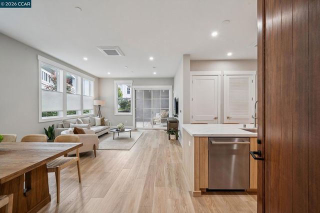 600 Hartz Ave 114, Danville, CA 94526