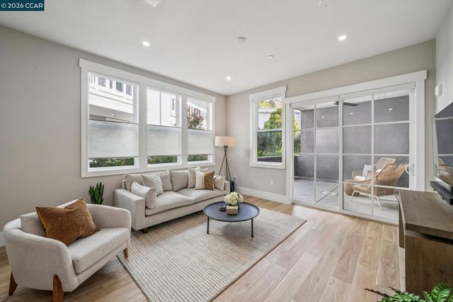 600 Hartz Ave 114, Danville, CA 94526