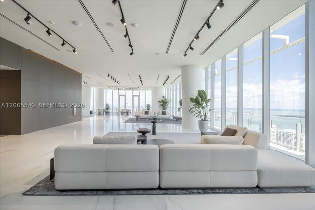 300 Biscayne Blvd Way 2309, Miami, FL 33131