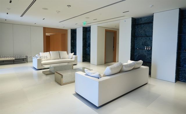 300 Biscayne Blvd Way 2309, Miami, FL 33131