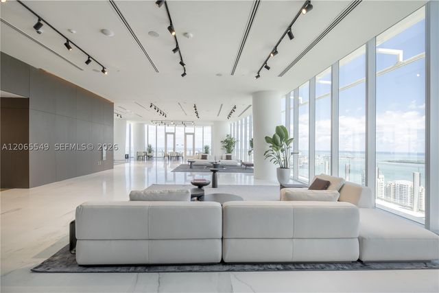 300 Biscayne Blvd Way 2309, Miami, FL 33131