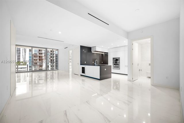 300 Biscayne Blvd Way 2309, Miami, FL 33131