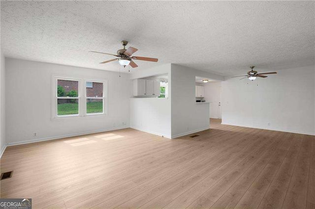 119 Hunt Drive NE, Calhoun, GA 30701