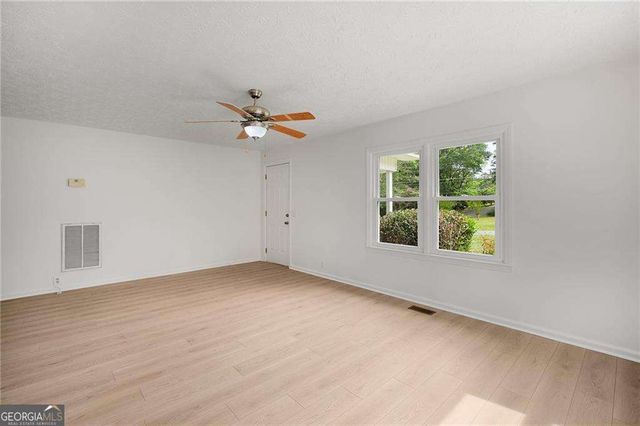 119 Hunt Drive NE, Calhoun, GA 30701