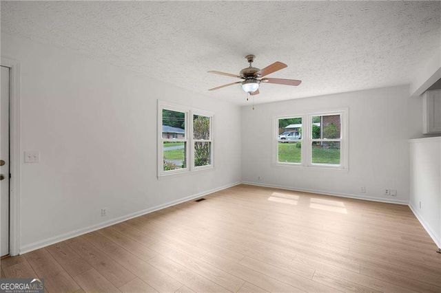 119 Hunt Drive NE, Calhoun, GA 30701