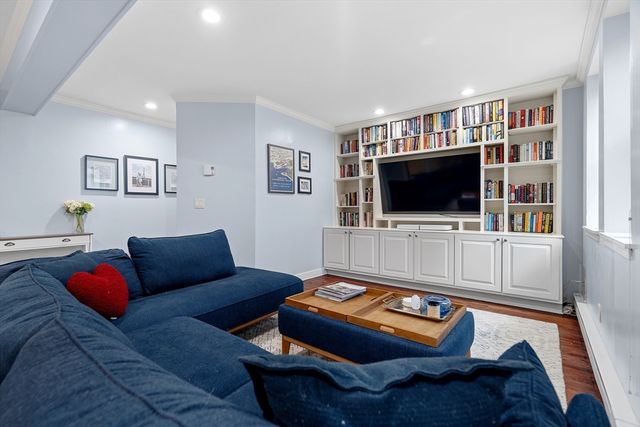 150 Chandler St 1, Boston, MA 02116