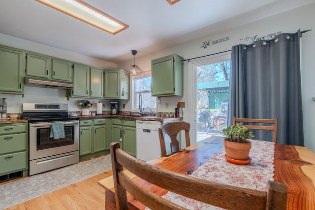 127 Lodge Road, Trail, OR 97541