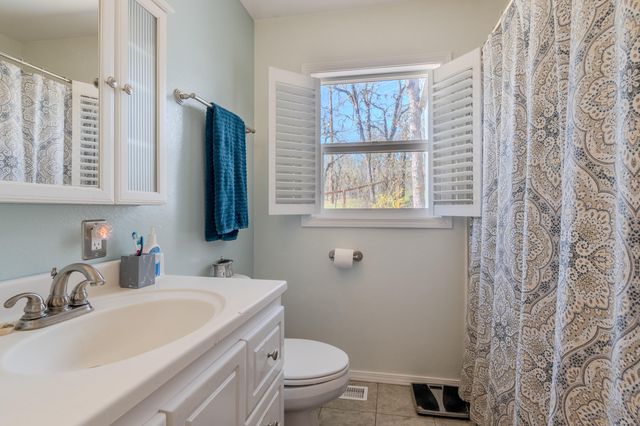 127 Lodge Road, Trail, OR 97541