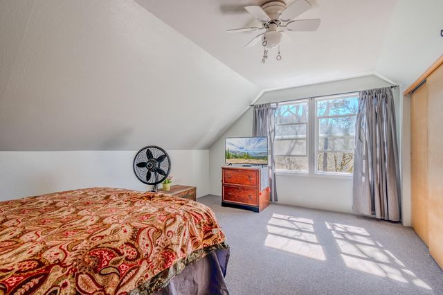 127 Lodge Road, Trail, OR 97541