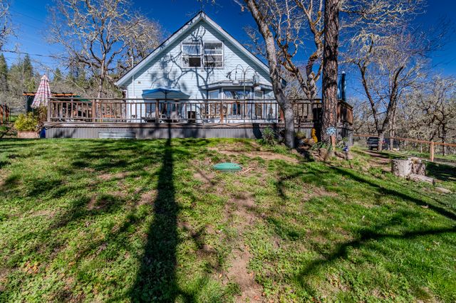 127 Lodge Road, Trail, OR 97541