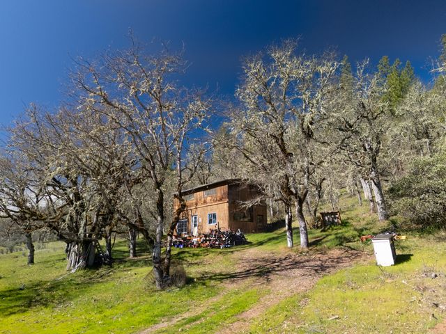 127 Lodge Road, Trail, OR 97541