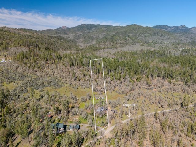 127 Lodge Road, Trail, OR 97541