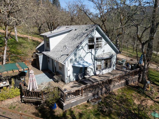 127 Lodge Road, Trail, OR 97541