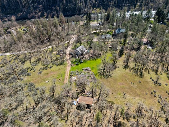 127 Lodge Road, Trail, OR 97541