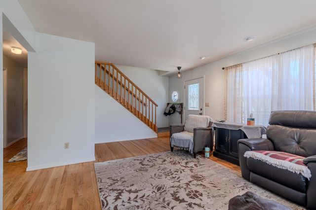 127 Lodge Road, Trail, OR 97541