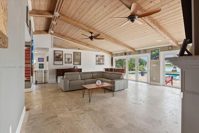 960 Bayberry Point Dr, Plantation, FL 33324