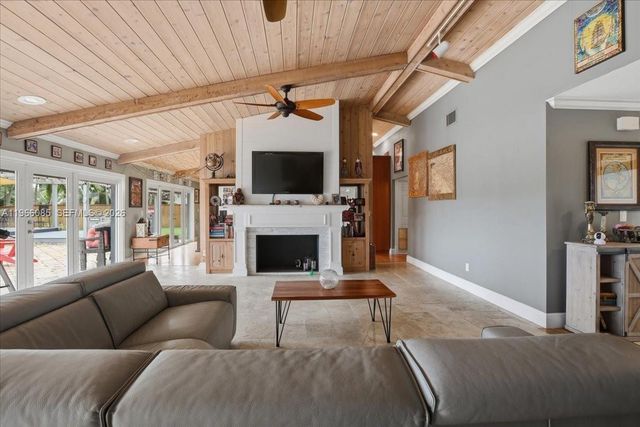 960 Bayberry Point Dr, Plantation, FL 33324