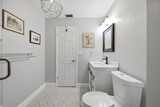 960 Bayberry Point Dr, Plantation, FL 33324