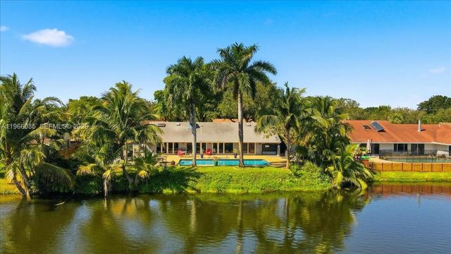 960 Bayberry Point Dr, Plantation, FL 33324