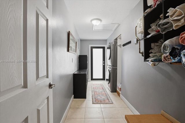 960 Bayberry Point Dr, Plantation, FL 33324