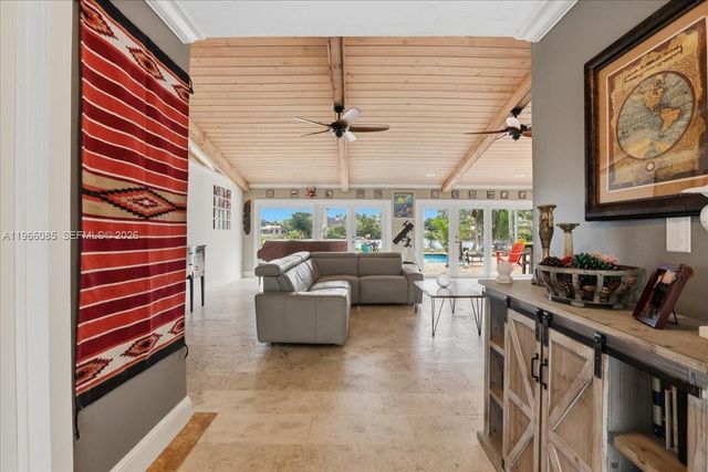 960 Bayberry Point Dr, Plantation, FL 33324