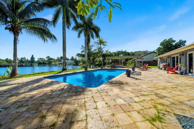 960 Bayberry Point Dr, Plantation, FL 33324