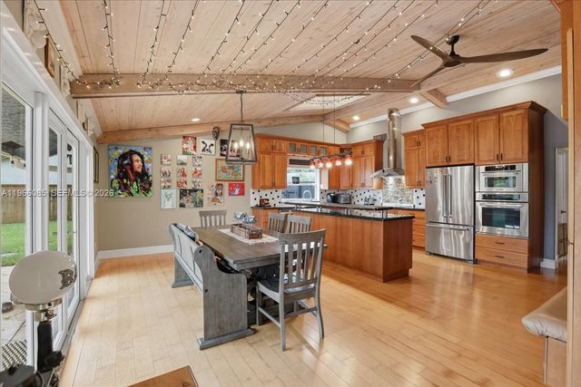 960 Bayberry Point Dr, Plantation, FL 33324