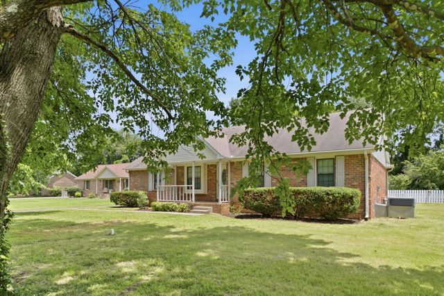 10044 Roanoke Dr, Murfreesboro, TN 37129