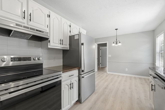 10044 Roanoke Dr, Murfreesboro, TN 37129