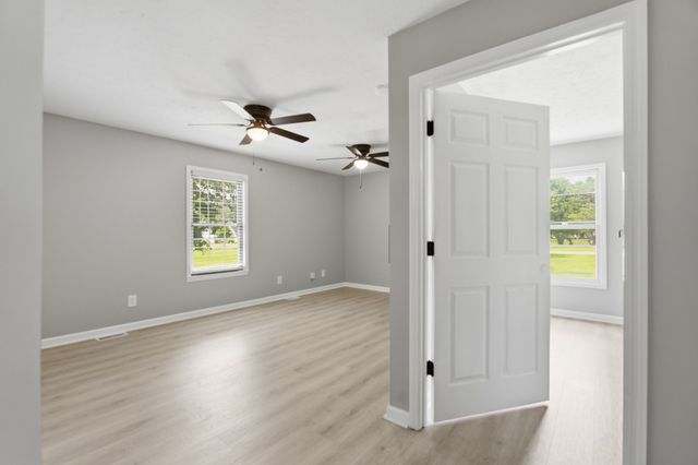 10044 Roanoke Dr, Murfreesboro, TN 37129