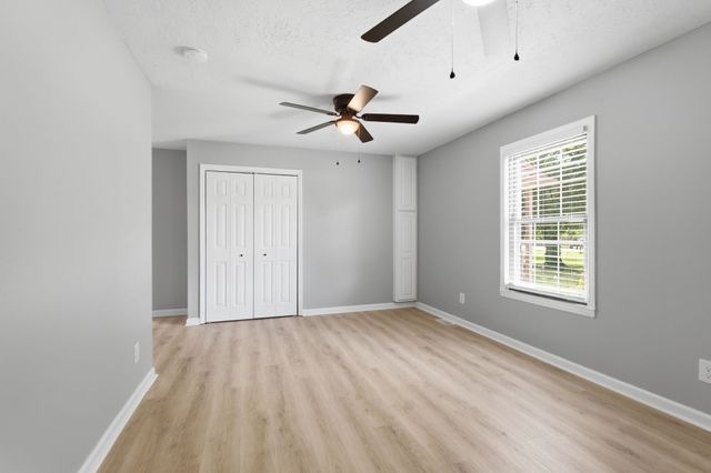10044 Roanoke Dr, Murfreesboro, TN 37129