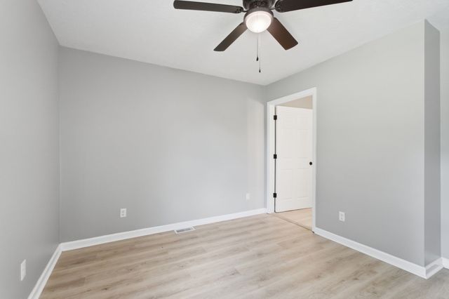 10044 Roanoke Dr, Murfreesboro, TN 37129