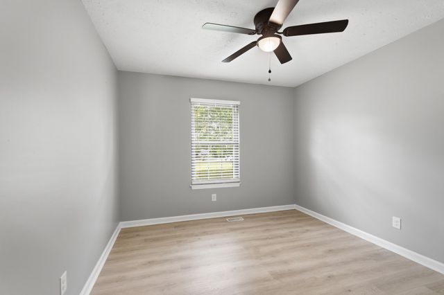 10044 Roanoke Dr, Murfreesboro, TN 37129