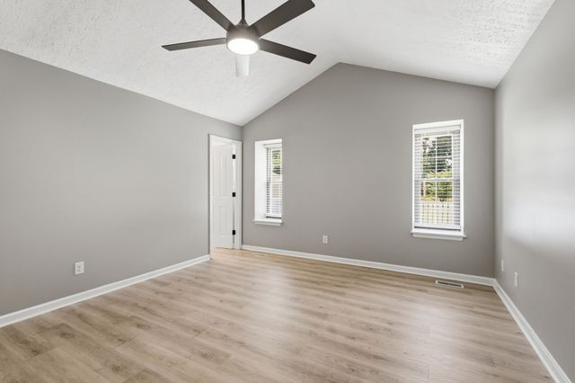 10044 Roanoke Dr, Murfreesboro, TN 37129