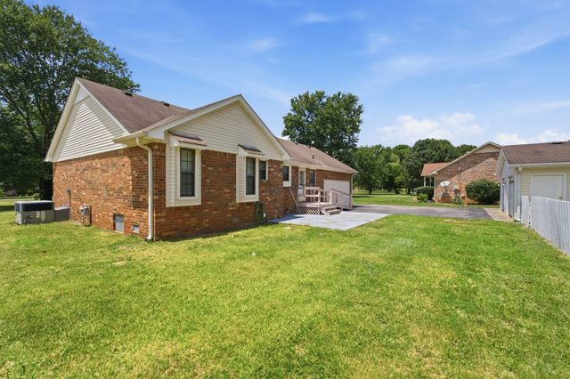 10044 Roanoke Dr, Murfreesboro, TN 37129