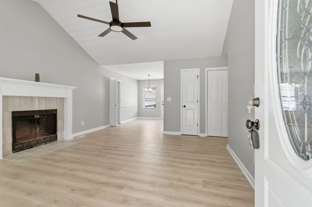 10044 Roanoke Dr, Murfreesboro, TN 37129
