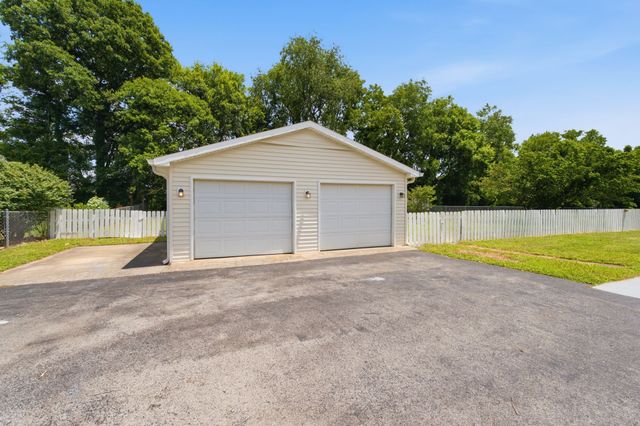 10044 Roanoke Dr, Murfreesboro, TN 37129