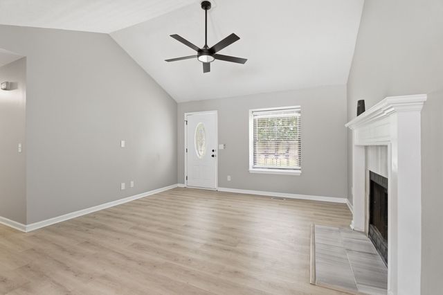 10044 Roanoke Dr, Murfreesboro, TN 37129
