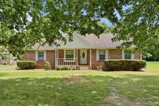 10044 Roanoke Dr, Murfreesboro, TN 37129