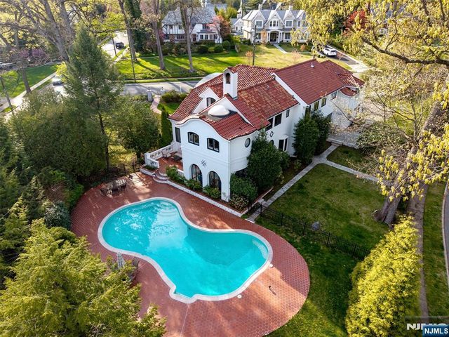 353 Highland Avenue, Ridgewood, NJ 07450
