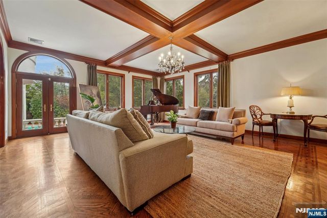 353 Highland Avenue, Ridgewood, NJ 07450