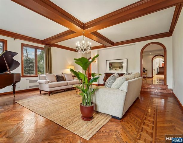 353 Highland Avenue, Ridgewood, NJ 07450